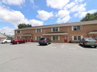 209 Colonial Dr, Akron, PA 17501