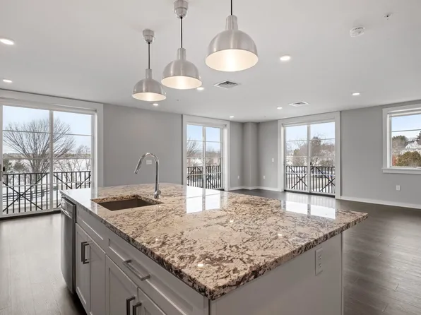 51 Elm Street #202, Laconia, NH 03246