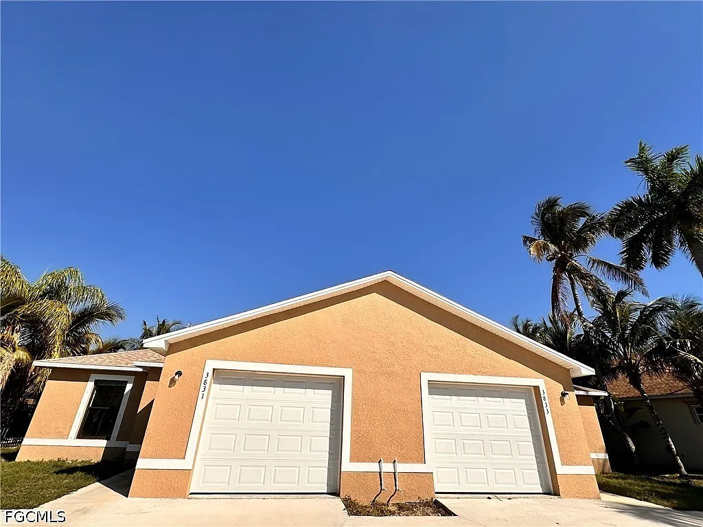 3 bed, 2.0 bath, 1200 sqft, $1,700 — Photo 1