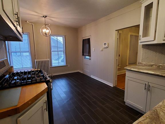 5th image of 6 New Hartford St Floor 1
