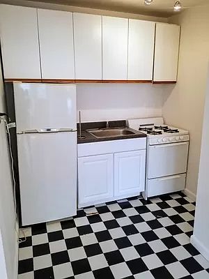 5th image of 1293 Madison Ave #2C