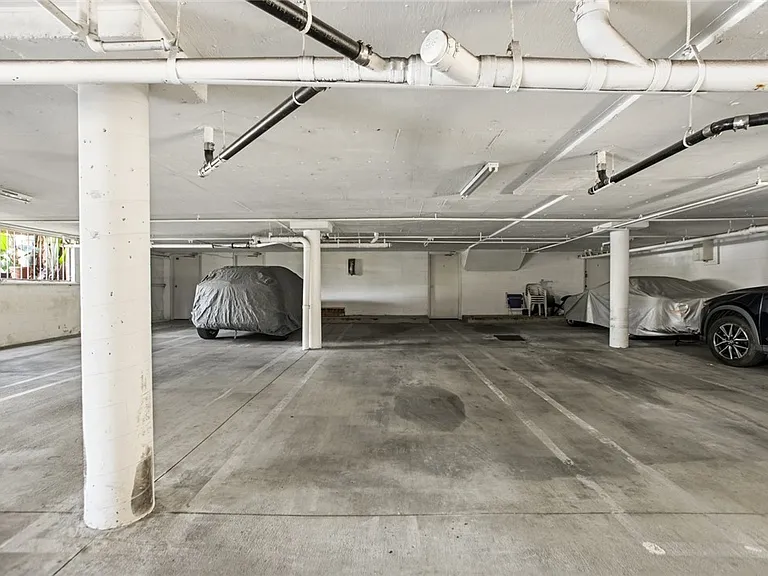 5340 Wilkinson Ave #6 — Photo 32