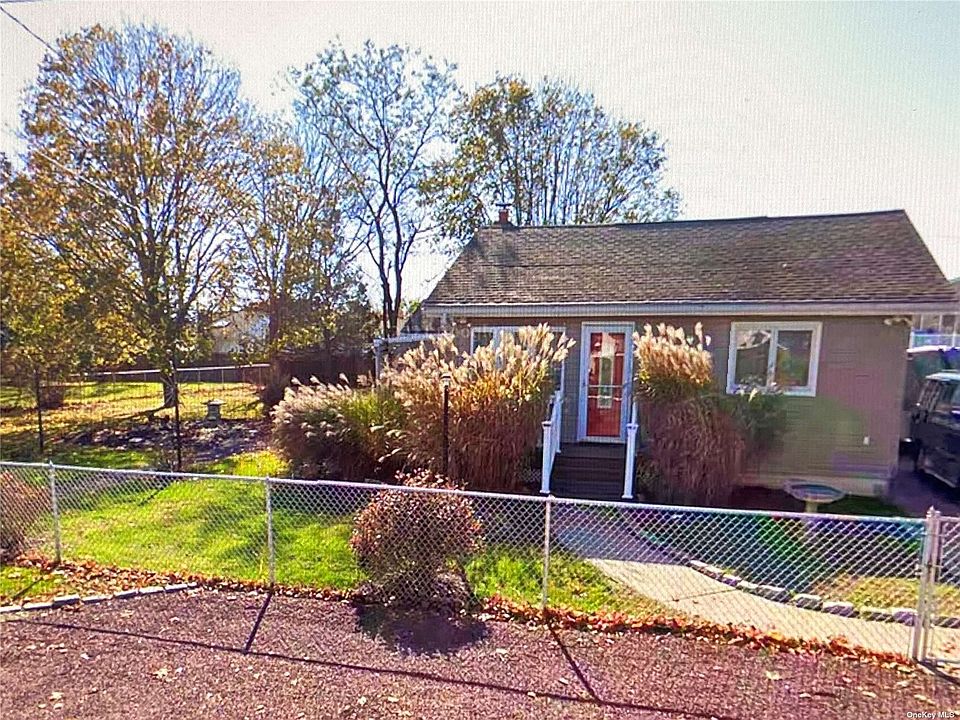 1st image of 10 Trafalgar Dr