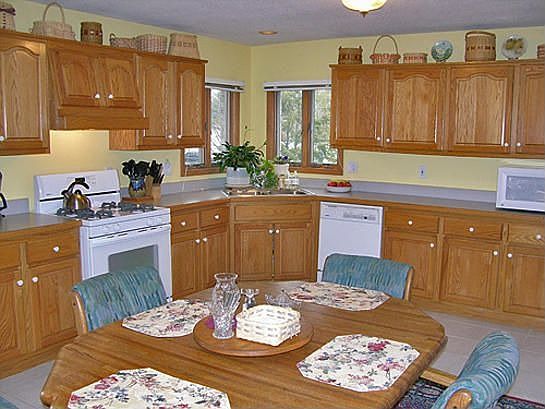 AMPLE TABLE SPACE
