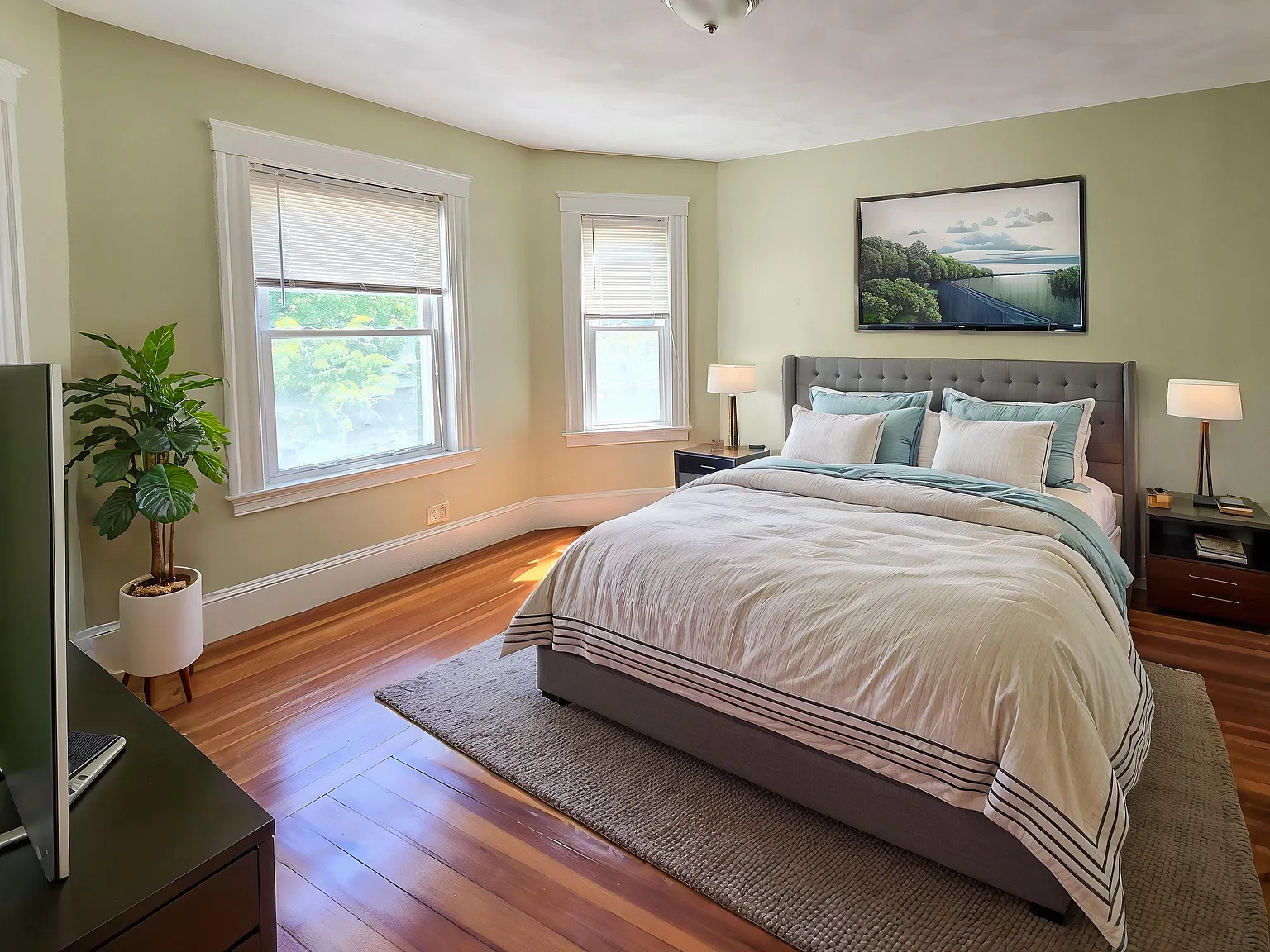 3 bed, 1200 sqft, $3,250 — Photo 3