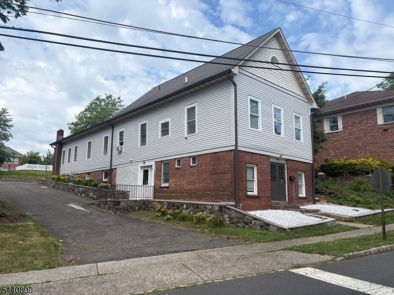 1st image of 192 Central Ave