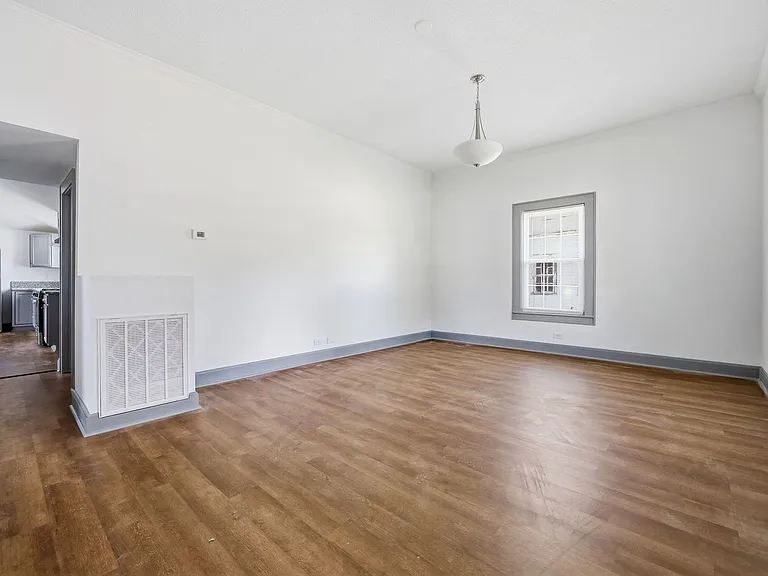204 E H St — Photo 4