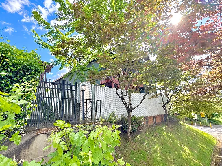 8702 NE Glisan St — Photo 30