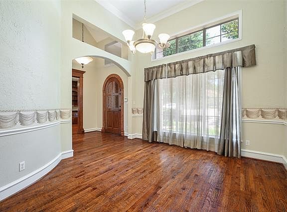 4th image of 4768 Parkwood Dr