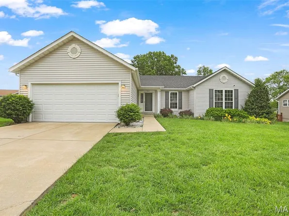 7313 Thorn Hill Dr, O'Fallon, MO 63368