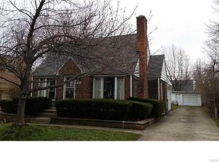 39 Ravenswood Ter, Cheektowaga, NY 14225