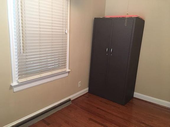 5th image of 302 Loudon St