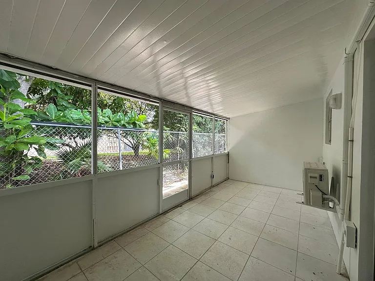 2221 Monroe St — Photo 21