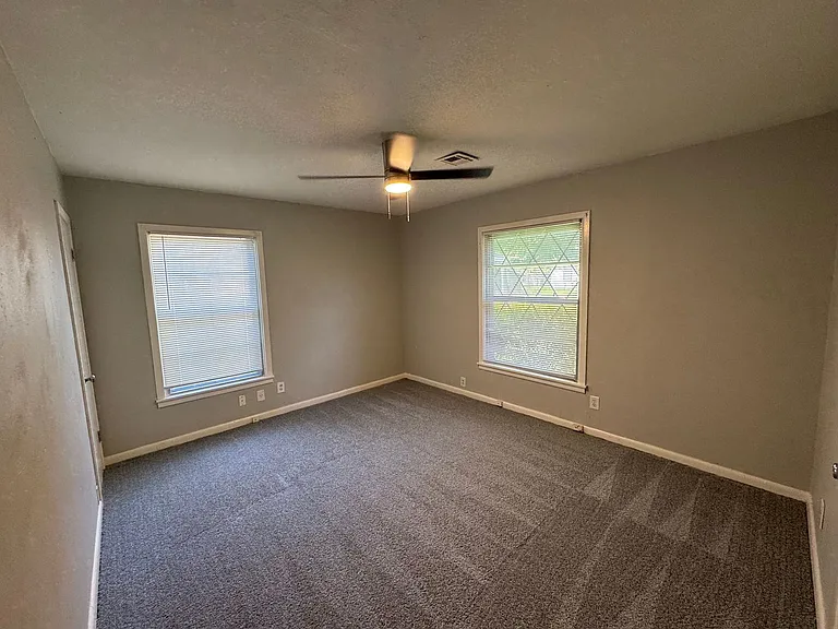 3416 Wood Ave — Photo 3