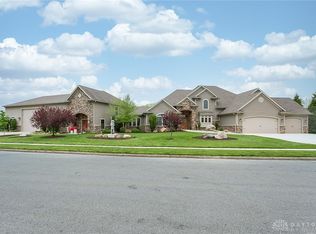 10240 Augusta Ln, Piqua, OH 45356