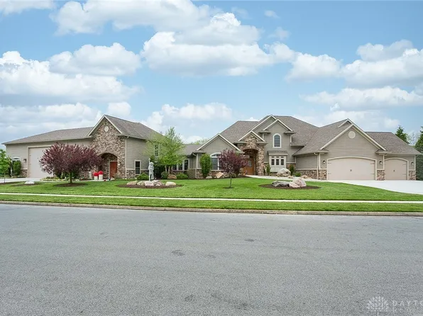 10240 Augusta Ln, Piqua, OH 45356