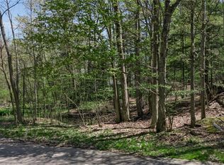 Vl Middlebury 2, Orchard Park, NY 14127