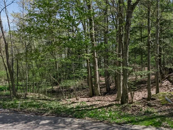 Vl Middlebury 2, Orchard Park, NY 14127