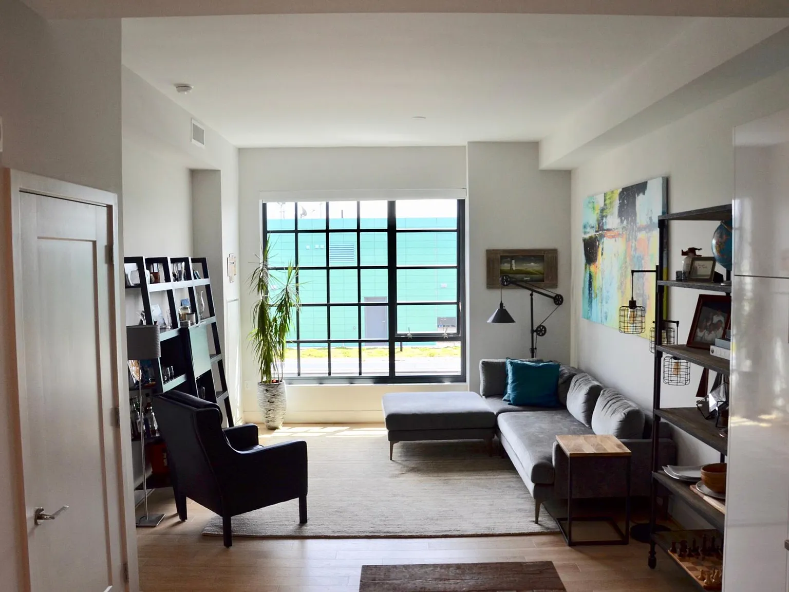 1 bed, 700 sqft, $3,500 — Photo 2