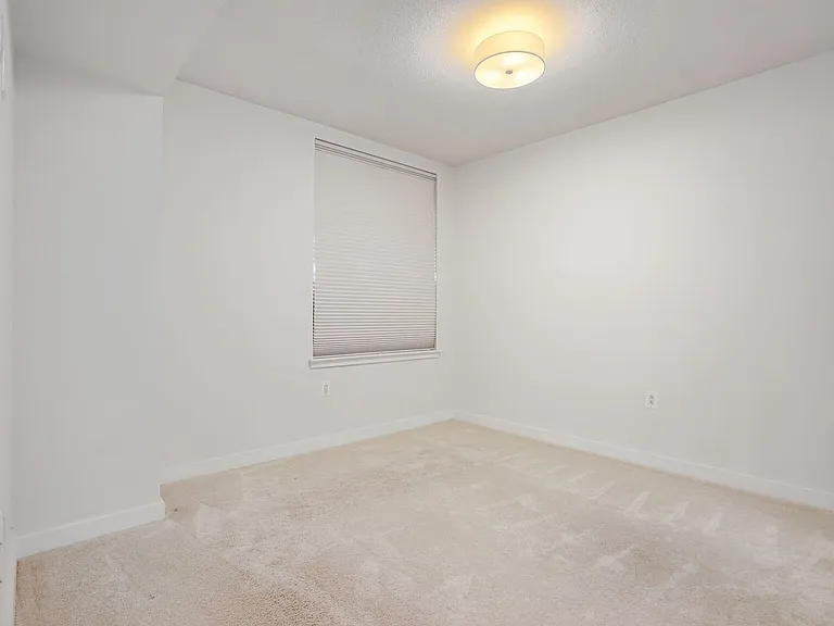 888 N Quincy St #908 — Photo 12