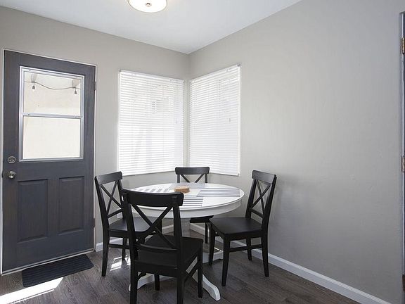 Wine and Dine in Dining Room,Great space to enjoy Family and