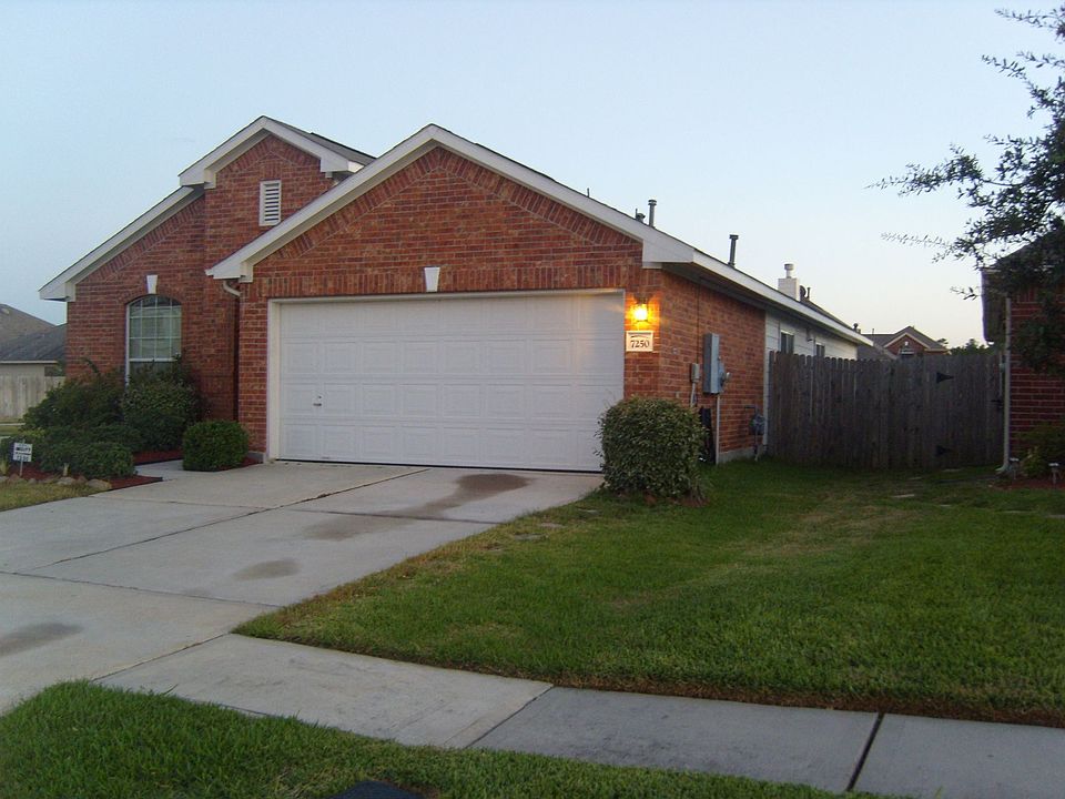 Front view of this beautiful home