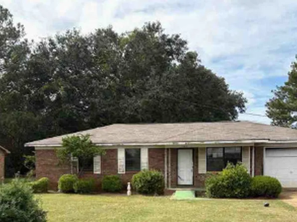 1502 Hall St, Bainbridge, GA 39819