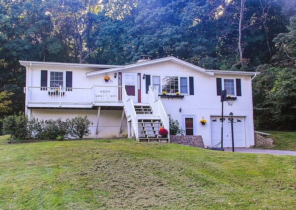 24 Blais Rd, Uncasville, CT 06382 Zillow