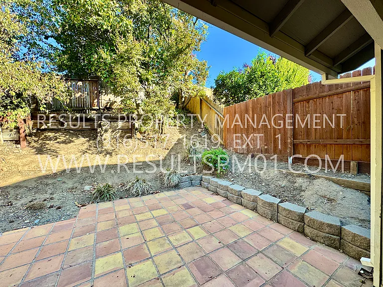 3413 Cobblestone Dr — Photo 28