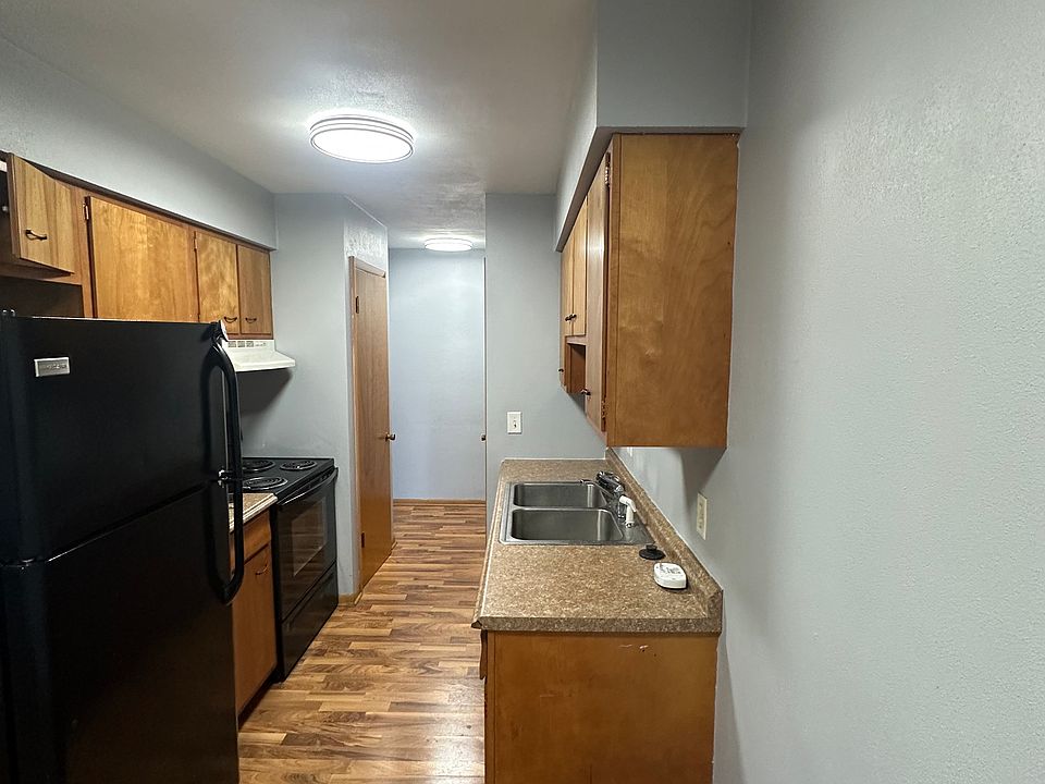 2nd image of 1730 Bristol Dr #6
