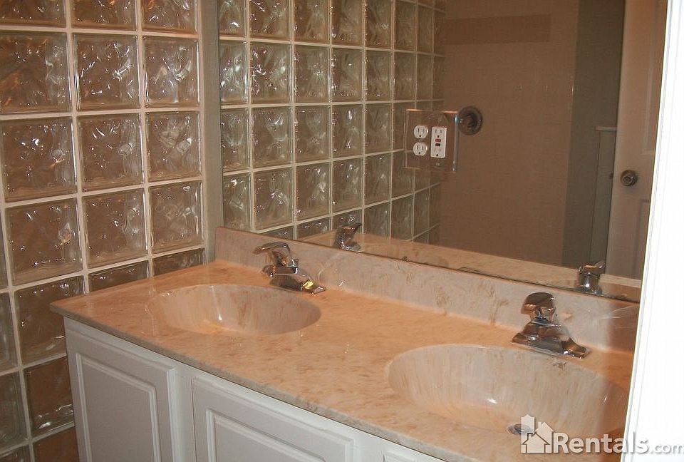 2nd image of 10 Weber Ln