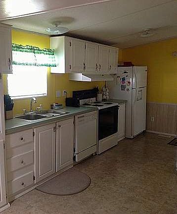 2nd image of 825 Michigan St