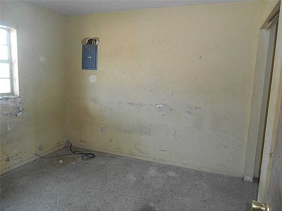 5th image of 3108 Avenue Ave