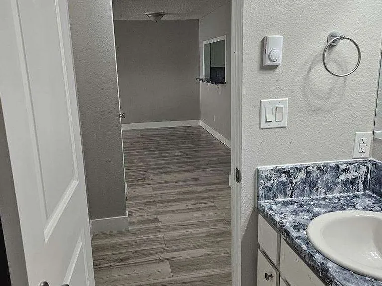 727 SW Drumwood Ave — Photo 30