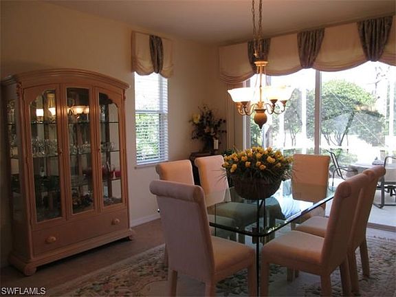 4th image of 10548 Avila Cir