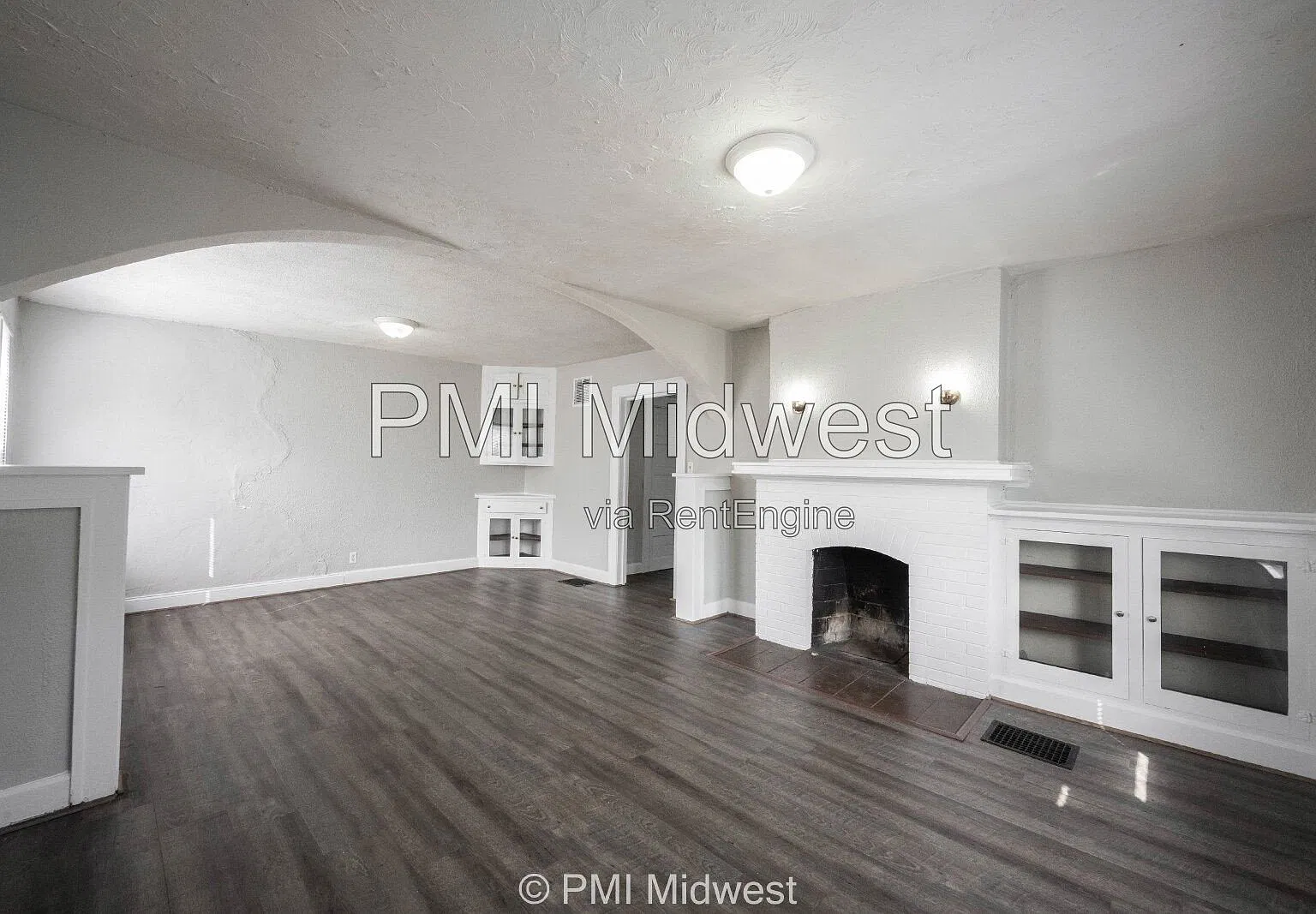 1 bed, 1.0 bath, 810 sqft, $950 — Photo 2