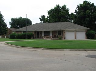 2601 Ridgecrest Dr, El Reno, OK 73036