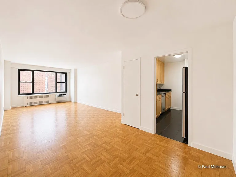 145 4th Ave #5C — Photo 2