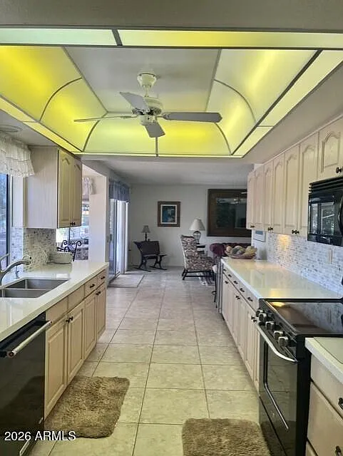 3 bed, 2.0 bath, 2150 sqft, $3,200 — Photo 4