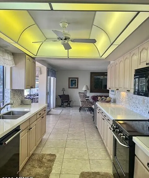 11610 N Rio Vista Dr — Photo 3