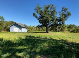 211 Julia St, Bay Saint Louis, MS 39520