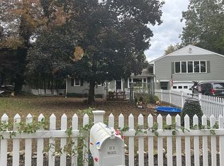 13 Cedar Knoll Dr, Ashaway, RI 02804