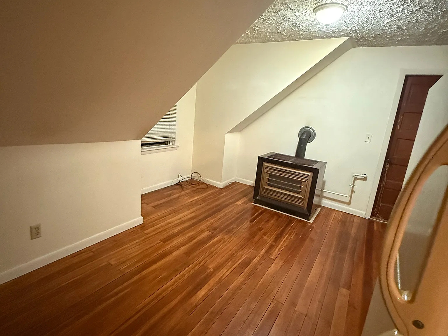 1 bed, 250 sqft, $1,150 — Photo 4