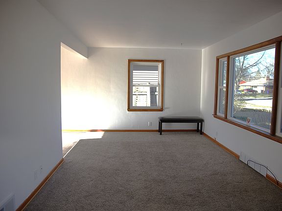 2nd image of 1904 Dresden Ave