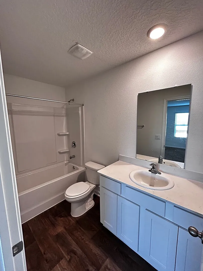 3/2 Townhome in Bay Pointe! Near I-95 and Shopping! — Photo 3