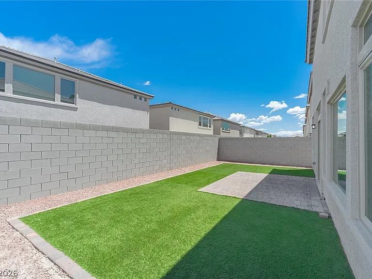 638 Great River Ave — Photo 27