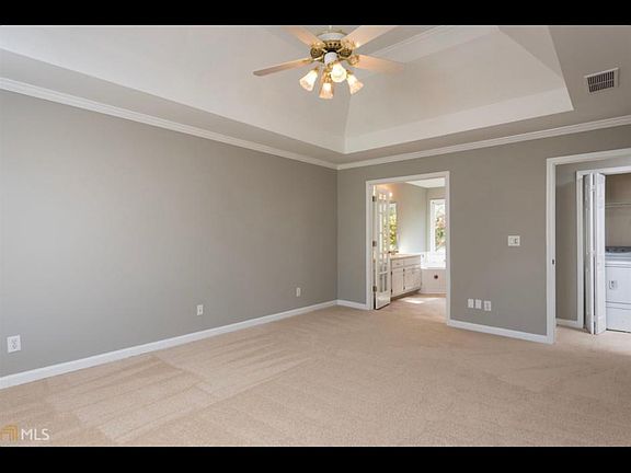 3rd image of 425 Tara Oaks Ct