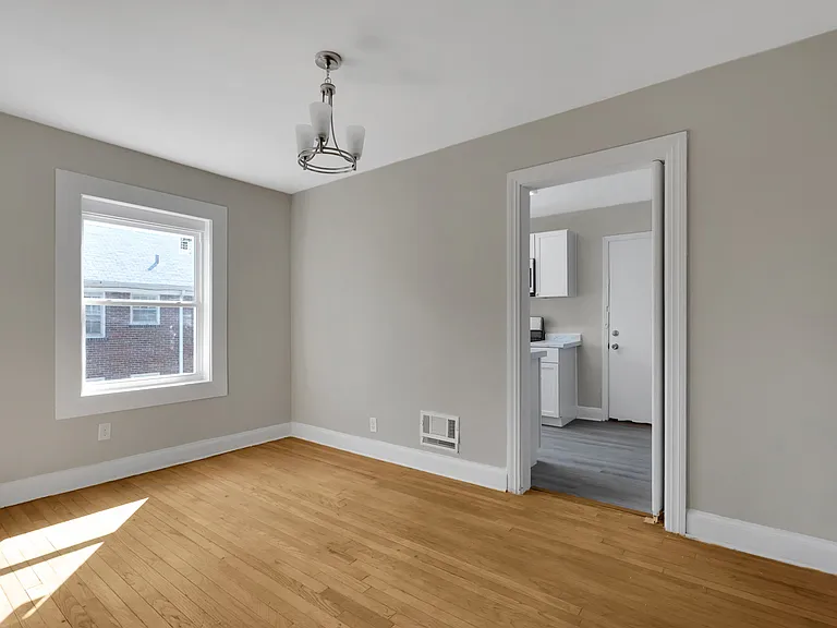Berkshire Apartments — Photo 14