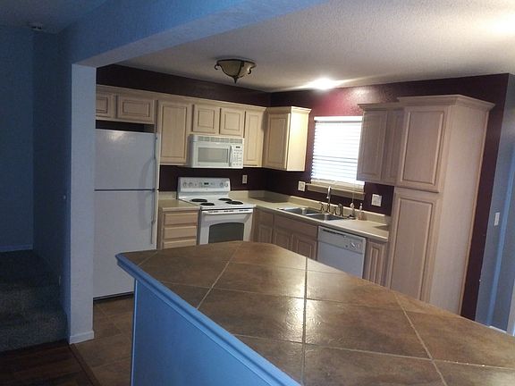 4th image of 10639 E 46th St