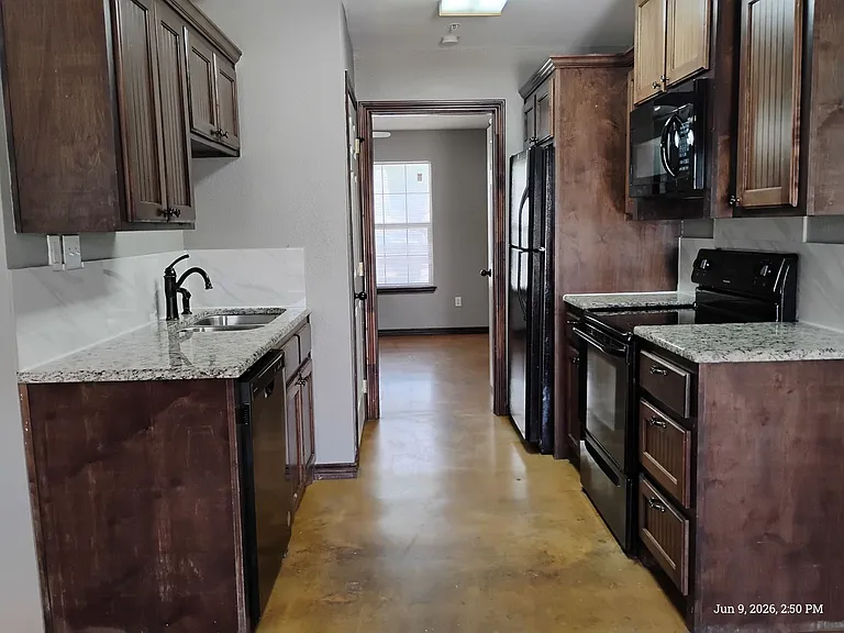 Lacy Loft — Photo 14